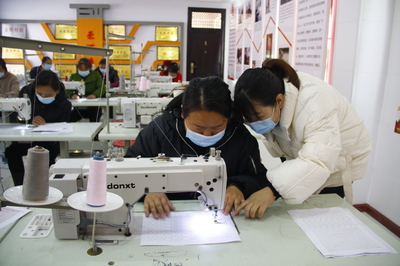 凤县 “两个中心”为稳增长注入强劲动力 劳务服务